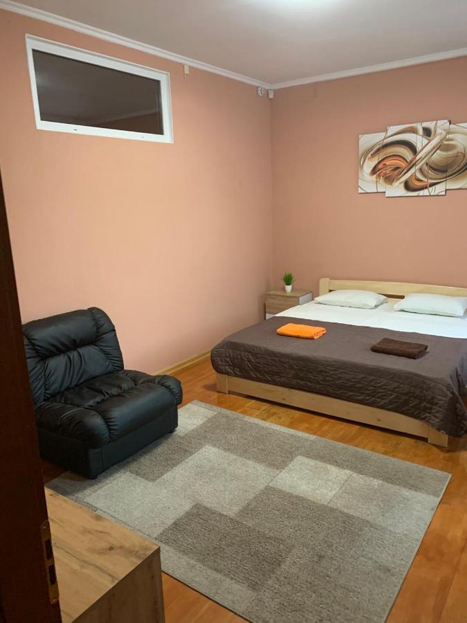 Хостел Friends House Odessa Exterior photo