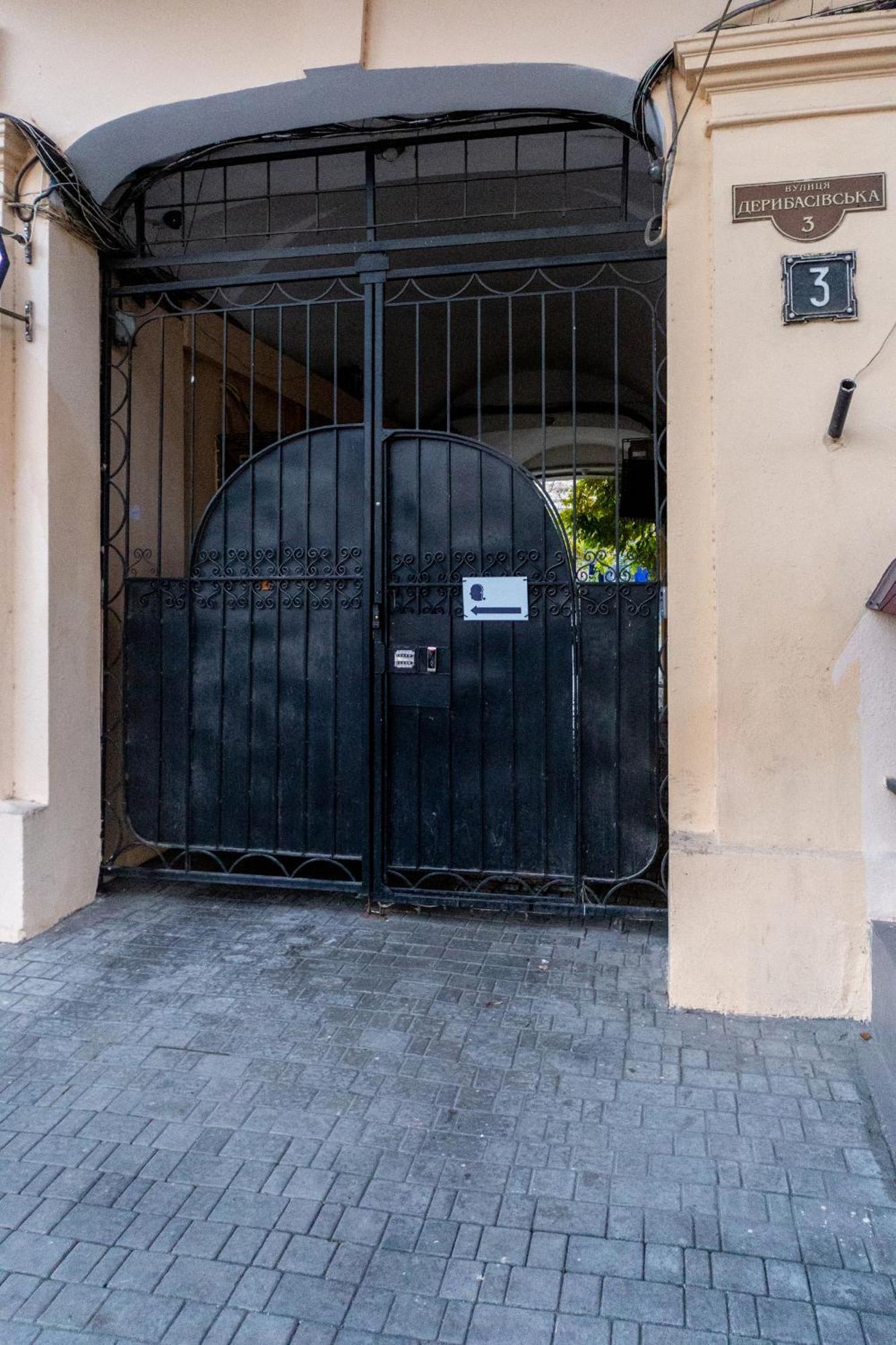Хостел Friends House Odessa Exterior photo